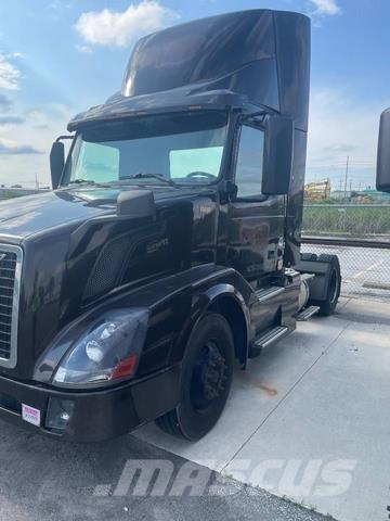 Volvo VNL Vlačilci