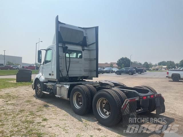 Volvo VNL 300 Vlačilci