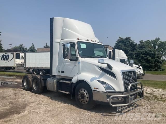 Volvo VNL 300 Vlačilci
