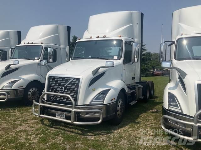 Volvo VNL 300 Vlačilci