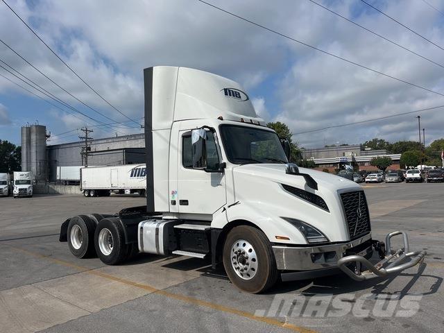 Volvo VNL 300 Vlačilci