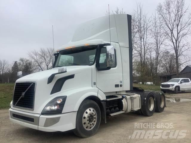 Volvo VNL300 Vlačilci
