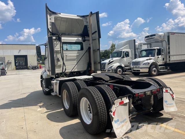 Volvo VNL300 Vlačilci