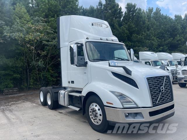 Volvo VNL300 Vlačilci