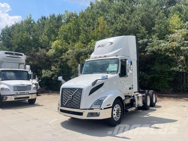 Volvo VNL300 Vlačilci