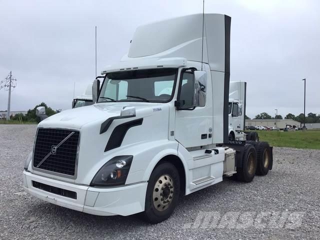 Volvo VNL300 Vlačilci
