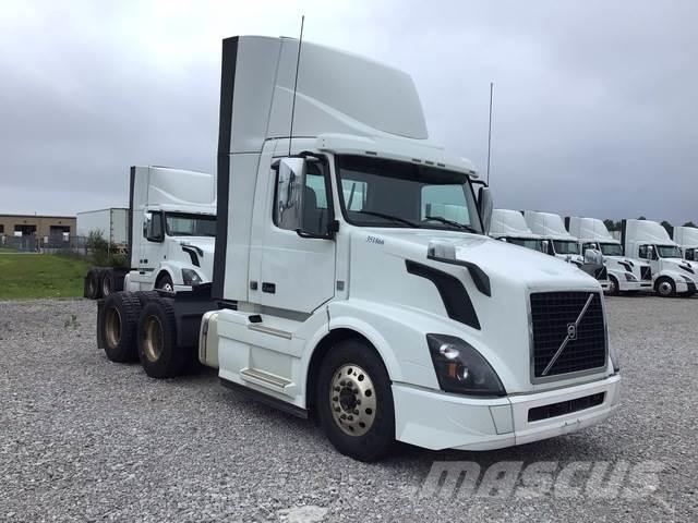 Volvo VNL300 Vlačilci