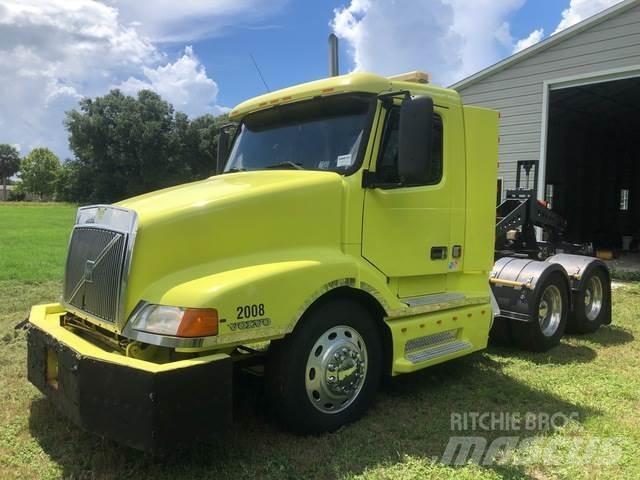 Volvo VNL64T Vlačilci