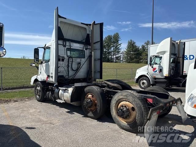 Volvo VNM Vlačilci