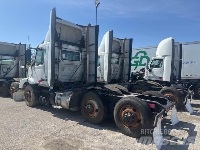 Volvo VNM Vlačilci