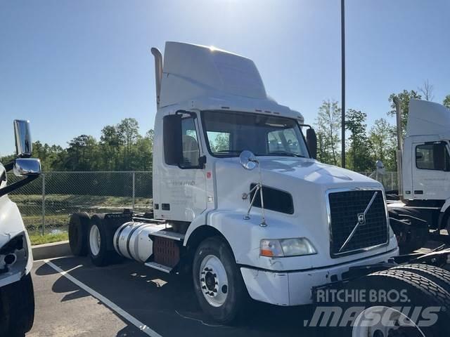 Volvo VNM Vlačilci