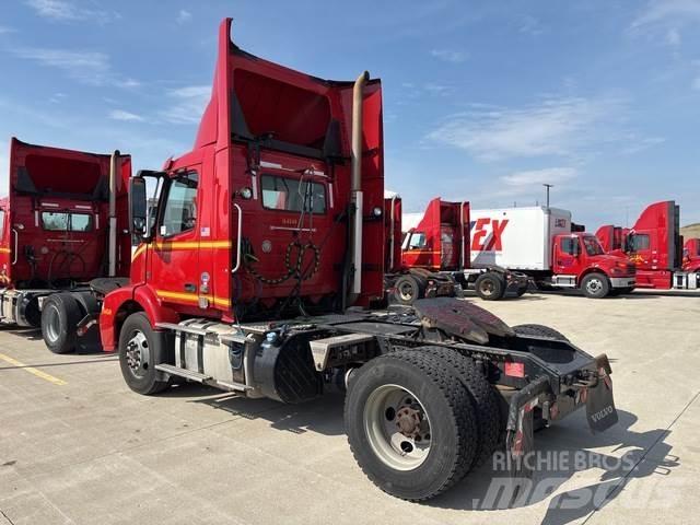 Volvo VNM Vlačilci