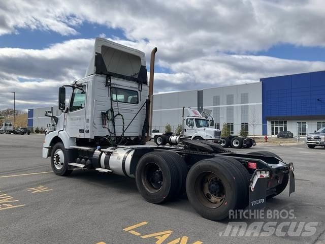 Volvo VNM Vlačilci