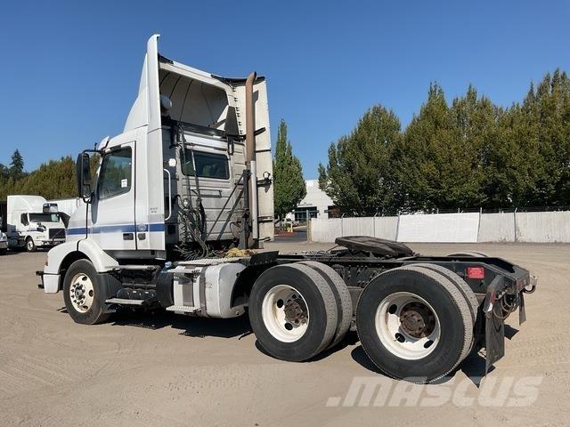 Volvo VNM Vlačilci