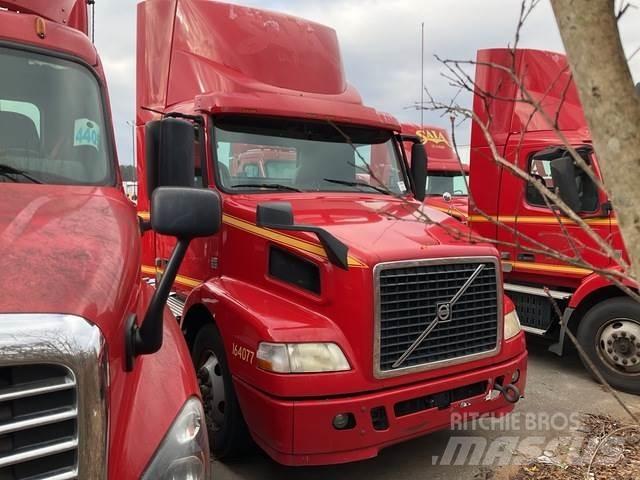 Volvo VNM42T Vlačilci