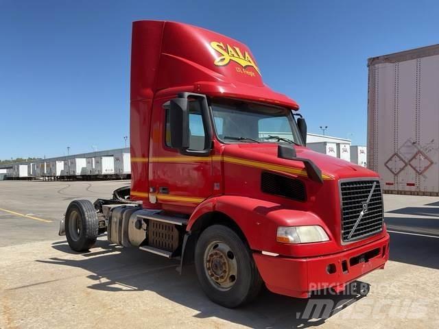 Volvo VNM42T Vlačilci