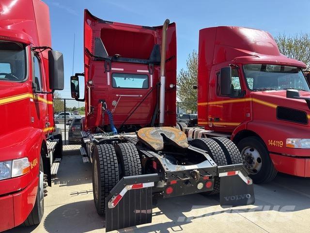 Volvo VNM42T Vlačilci