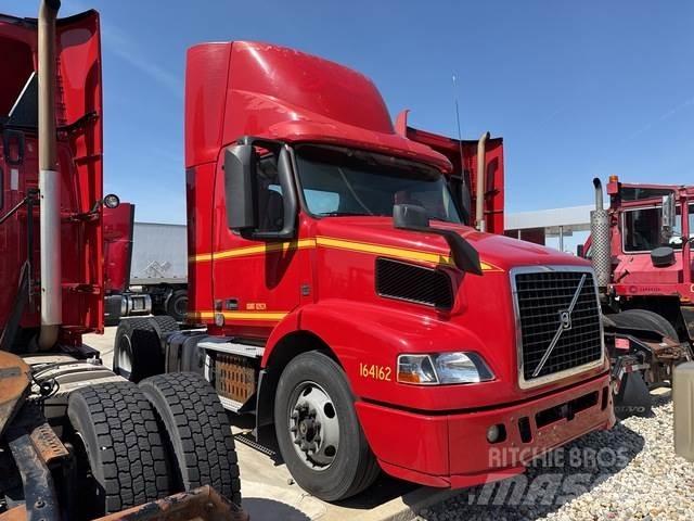 Volvo VNM42T Vlačilci