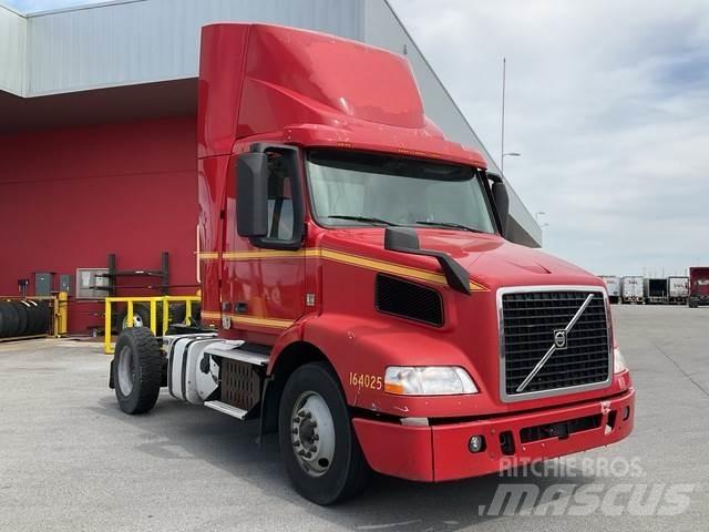 Volvo VNM42T Vlačilci