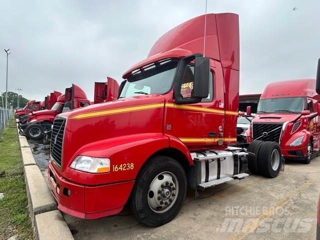 Volvo VNM42T Vlačilci