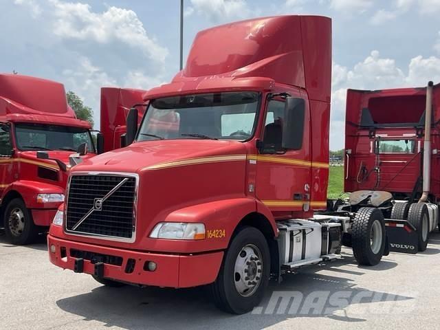 Volvo VNM42T Vlačilci