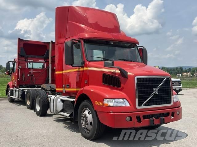 Volvo VNM42T Vlačilci