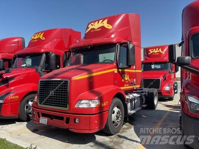 Volvo VNM42T Vlačilci