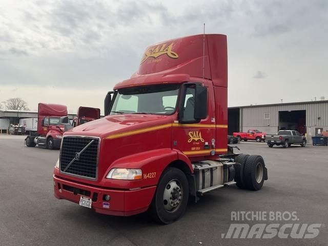 Volvo VNM42T Vlačilci