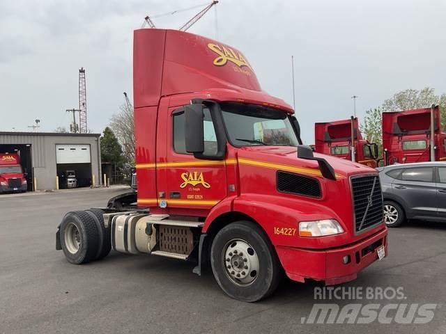 Volvo VNM42T Vlačilci