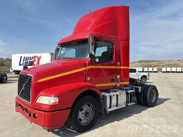 Volvo VNM42T Vlačilci