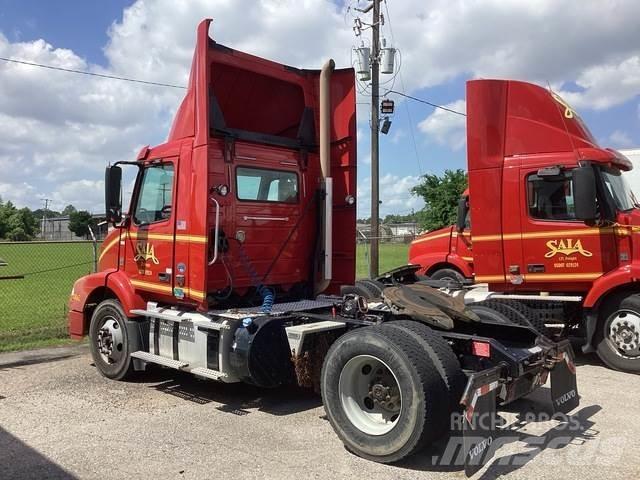 Volvo VNM42T Vlačilci