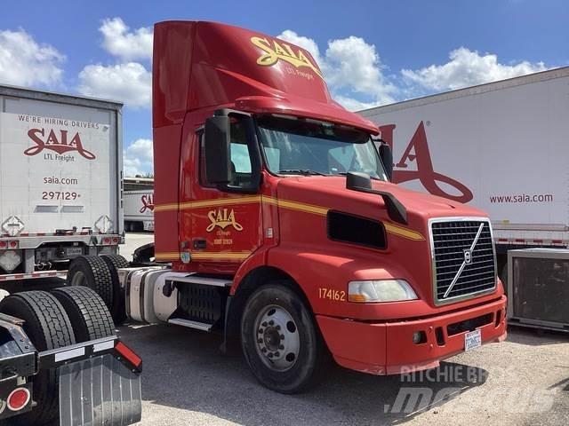Volvo VNM42T Vlačilci