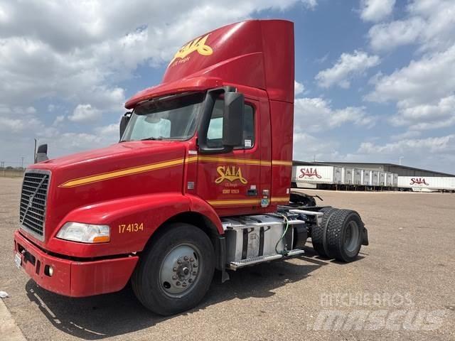 Volvo VNM42T Vlačilci