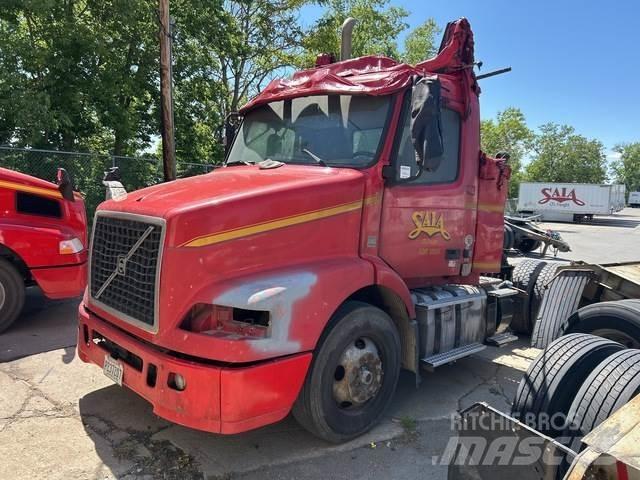 Volvo VNM42T Vlačilci
