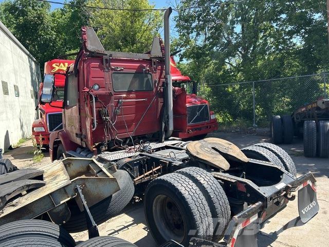 Volvo VNM42T Vlačilci