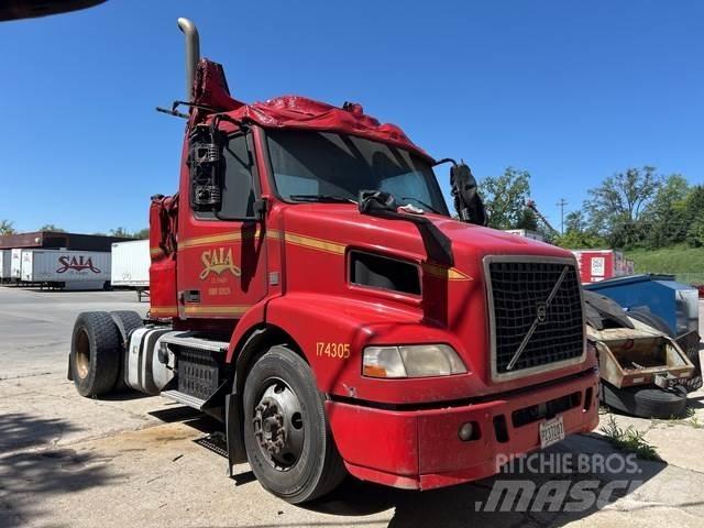 Volvo VNM42T Vlačilci