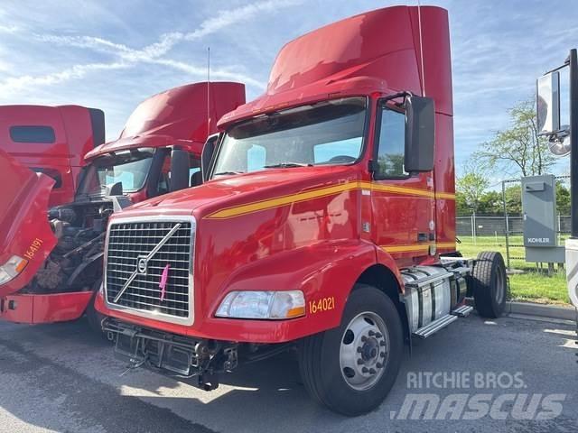 Volvo VNM42T Vlačilci