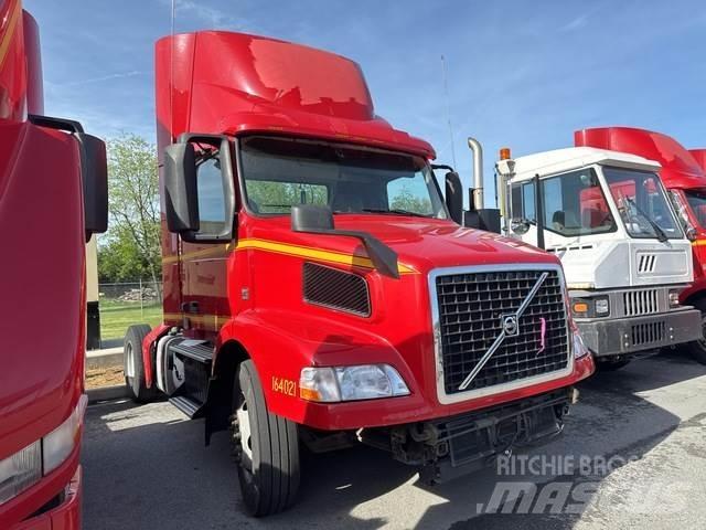 Volvo VNM42T Vlačilci