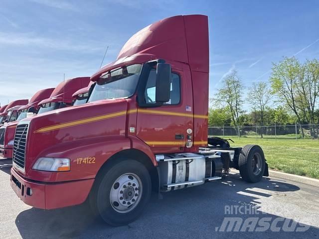 Volvo VNM42T Vlačilci