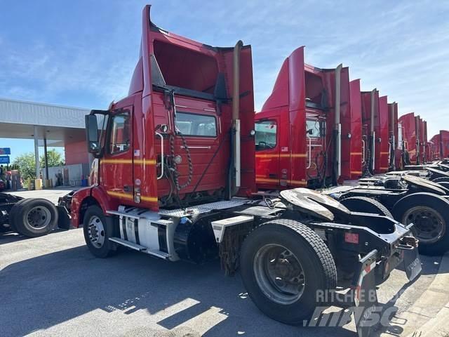 Volvo VNM42T Vlačilci