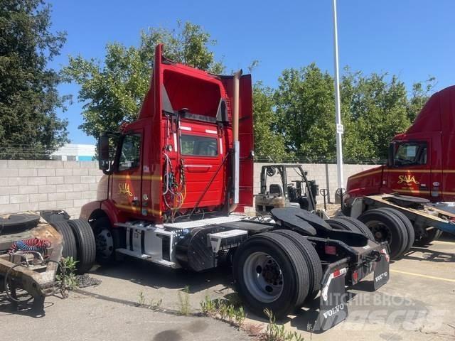 Volvo VNM42T Vlačilci