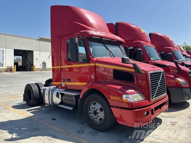 Volvo VNM42T Vlačilci