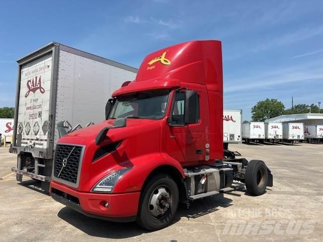 Volvo VNM42T Vlačilci