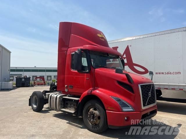Volvo VNM42T Vlačilci