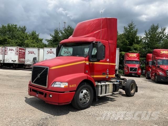 Volvo VNM42T Vlačilci