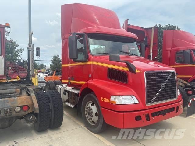 Volvo VNM42T Vlačilci