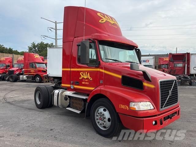 Volvo VNM42T Vlačilci