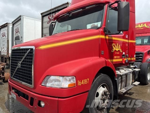 Volvo VNM42T Vlačilci
