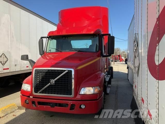 Volvo VNM42T Vlačilci