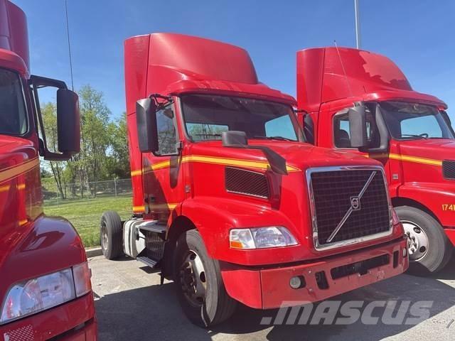 Volvo VNM42T Vlačilci